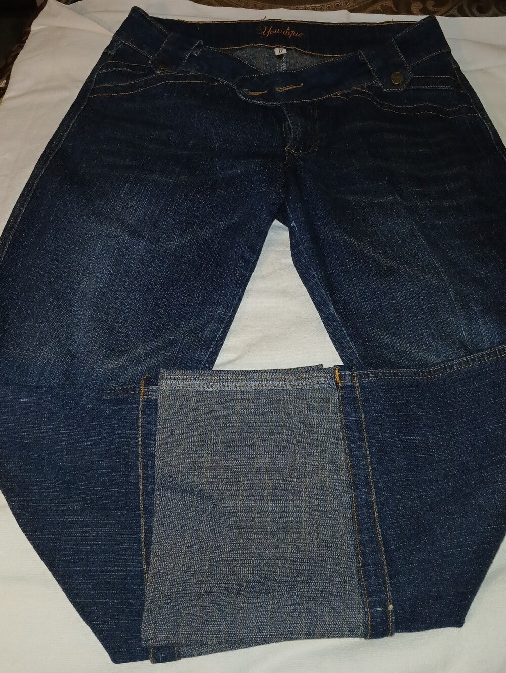 Pre-loved Younique Women's Dark Wash Boyfriend Capri Jeans